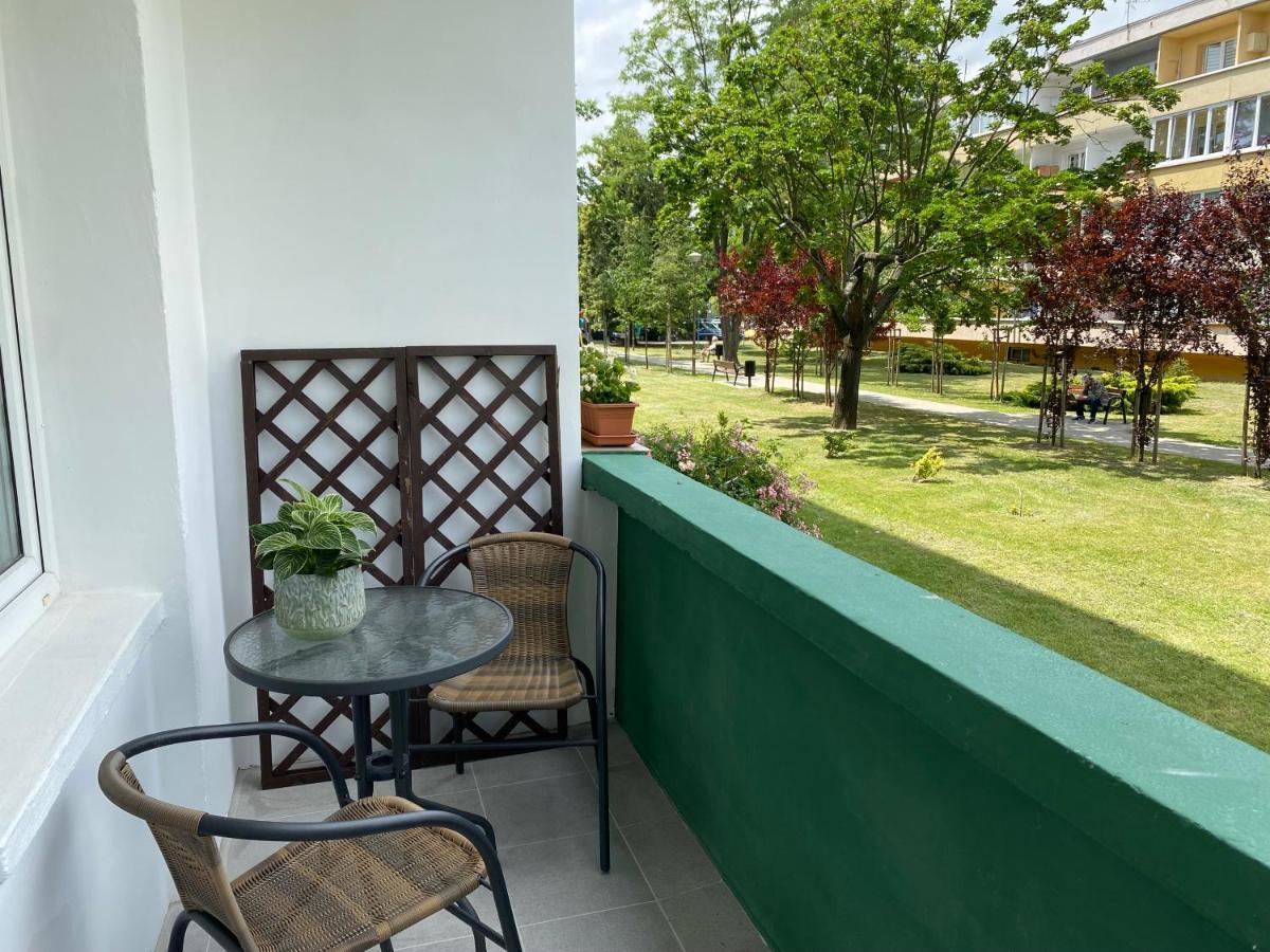 Nowoczesny Apartament w Dzierżoniowie - parter - balkon - pokój + sypialnia Zewnętrze zdjęcie